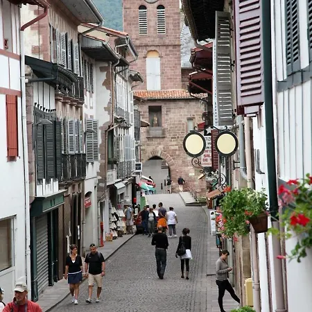 1-5 Personnes * Saint-Jean-Pied-de-Port