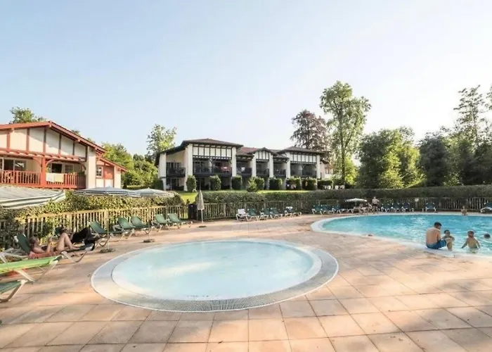 1-5 Personnes Appartement *